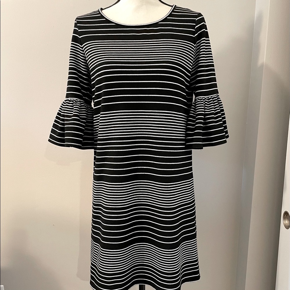 Max Studio Black & White Bell Sleeve Dress